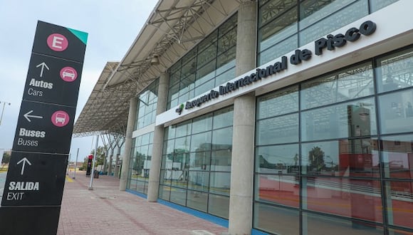 El ministro Raúl Pérez Reyes destacó que la pista de aterrizaje del Aeropuerto de Pisco está preparada para recibir aviones de gran fuselaje. (Foto: MTC).