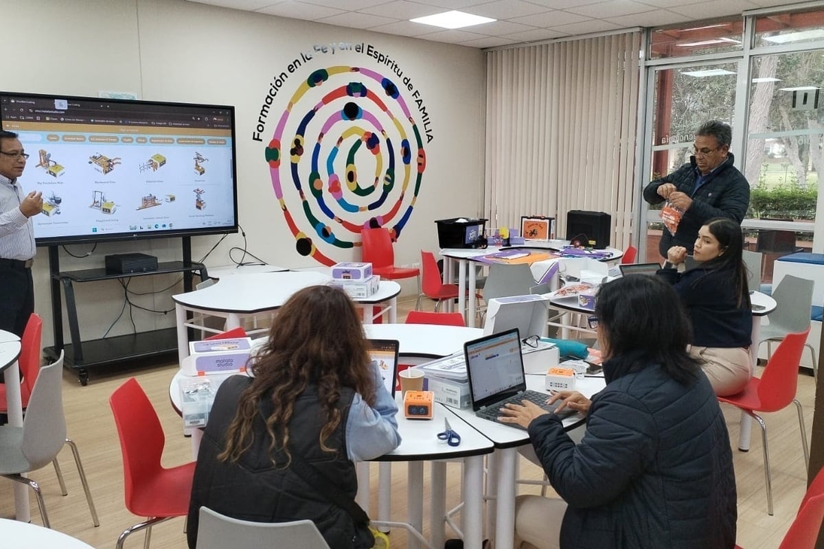 Intecnia Corp brinda a los docentes recursos para desarrollar proyectos de robótica, electrónica e inteligencia artificial.