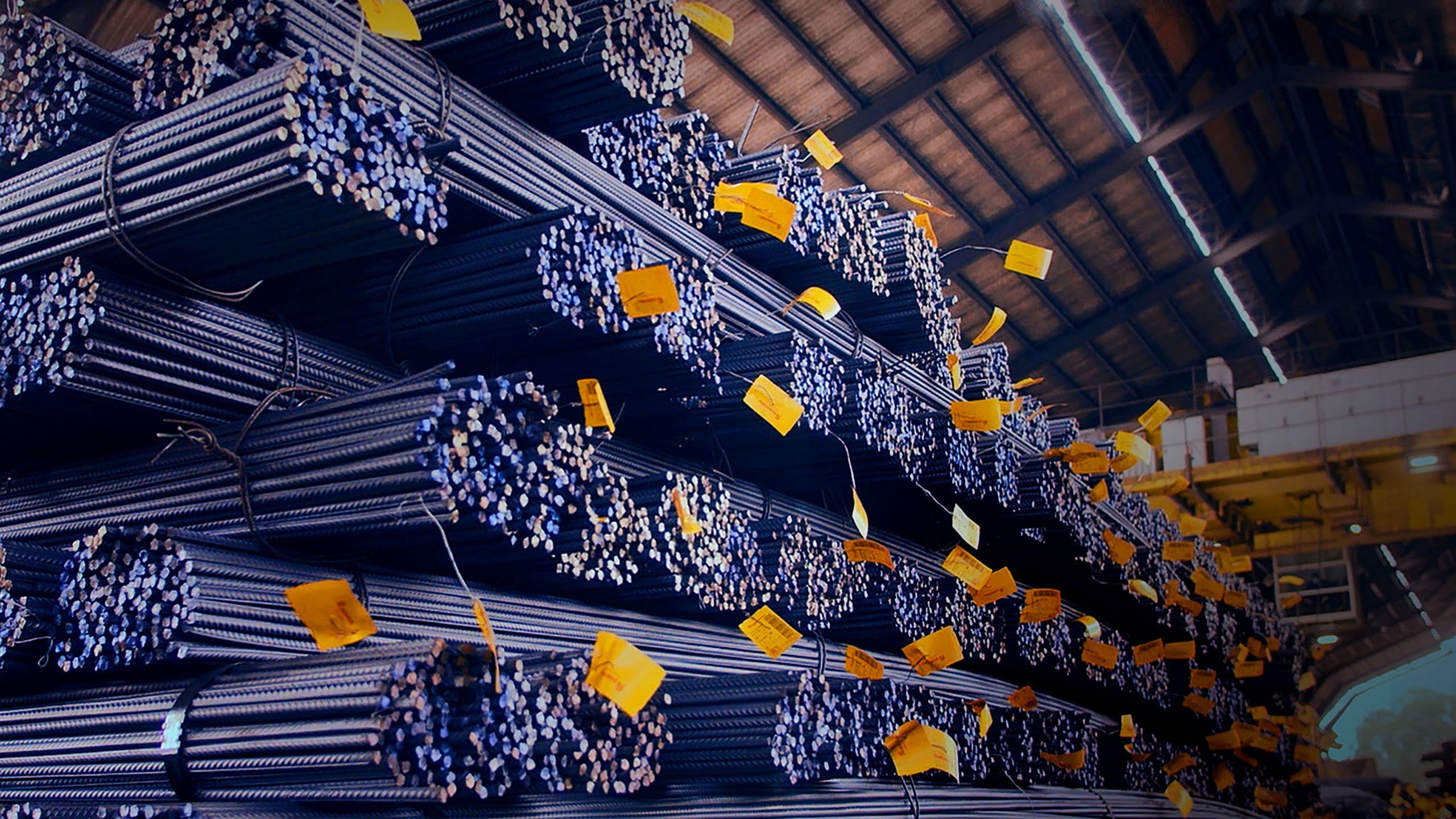 El sector siderúrgico peruano enfrenta debate sobre condiciones de competencia y cumplimiento de normas en nuevos proyectos industriales.