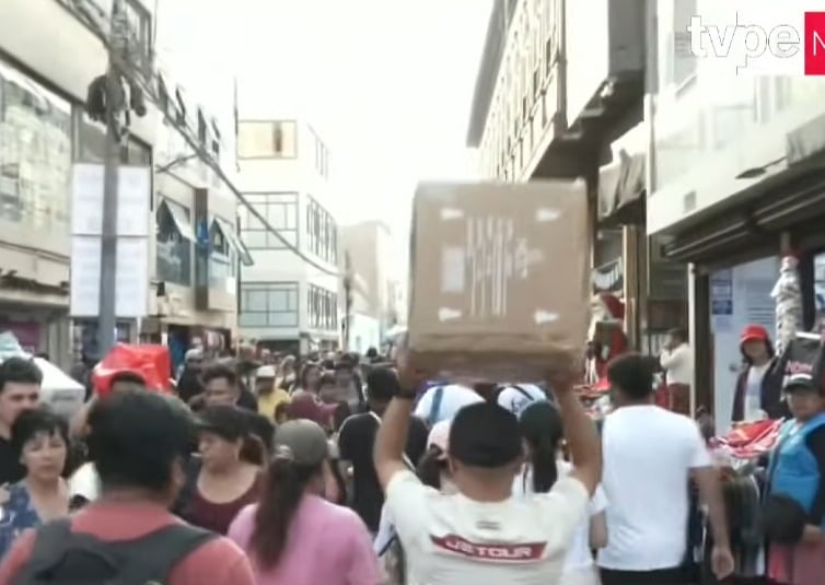 EFEMÉRIES. Empresarios de Mesa Redonda, Mercado Central y zonas aledañas limitan sus órdenes de compra a fábricas ante competencia.