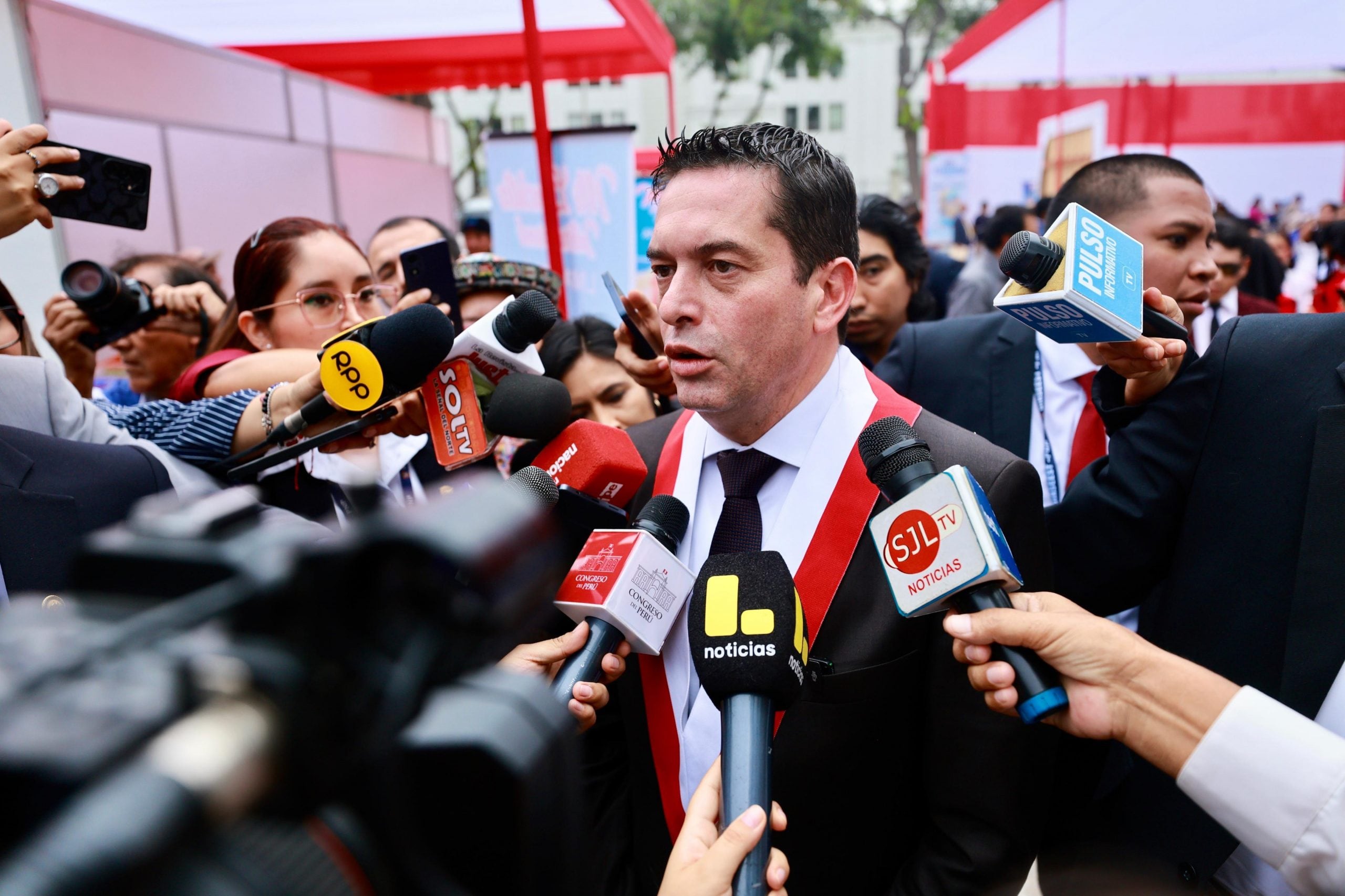 El presidente de la Cámara de Senadores pidió evitar que el proceso se prolongue innecesariamente. Foto: Congreso.