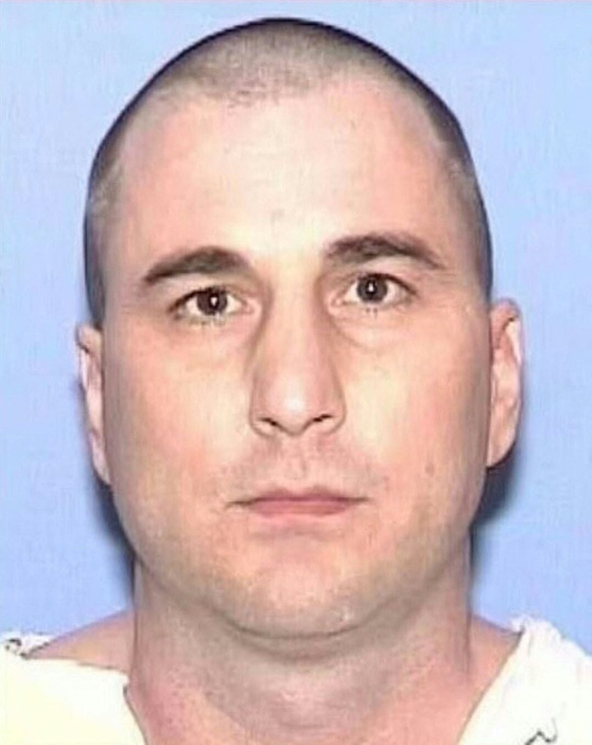 Esta fotografía muestra la ficha policial de Stephen Barbee, un recluso condenado a muerte en Texas por asesinar a su exnovia, que estaba embarazada, y al hijo de esta (Foto: Departamento de Justicia Penal de Texas / AFP)