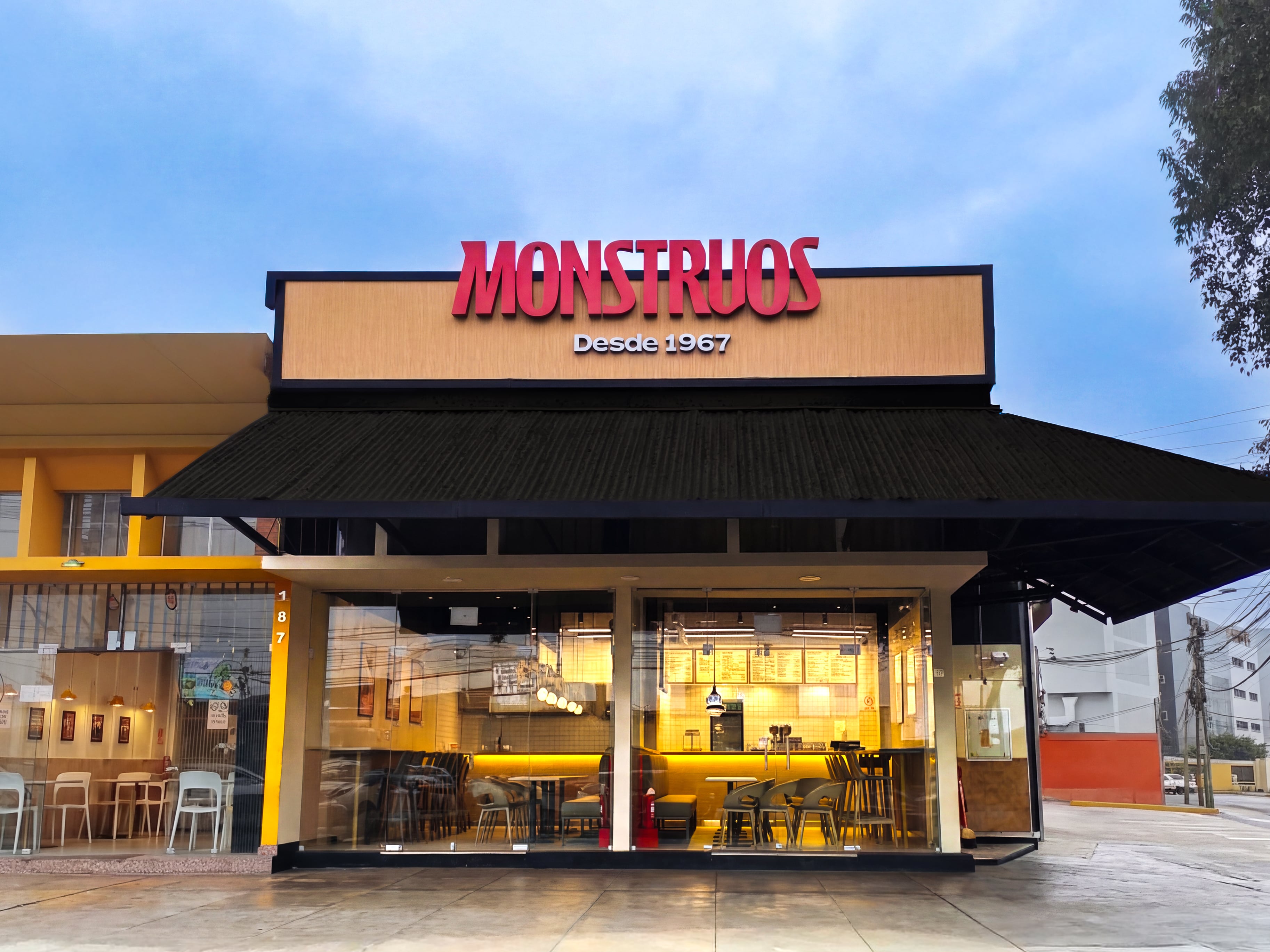 La sede de Surco forma parte de la nueva etapa de Sandwiches Monstruos, orientada a salones puerta a calle para albergar hasta 50 comensales y captar flujo durante todo el día. (Foto: Difusión)