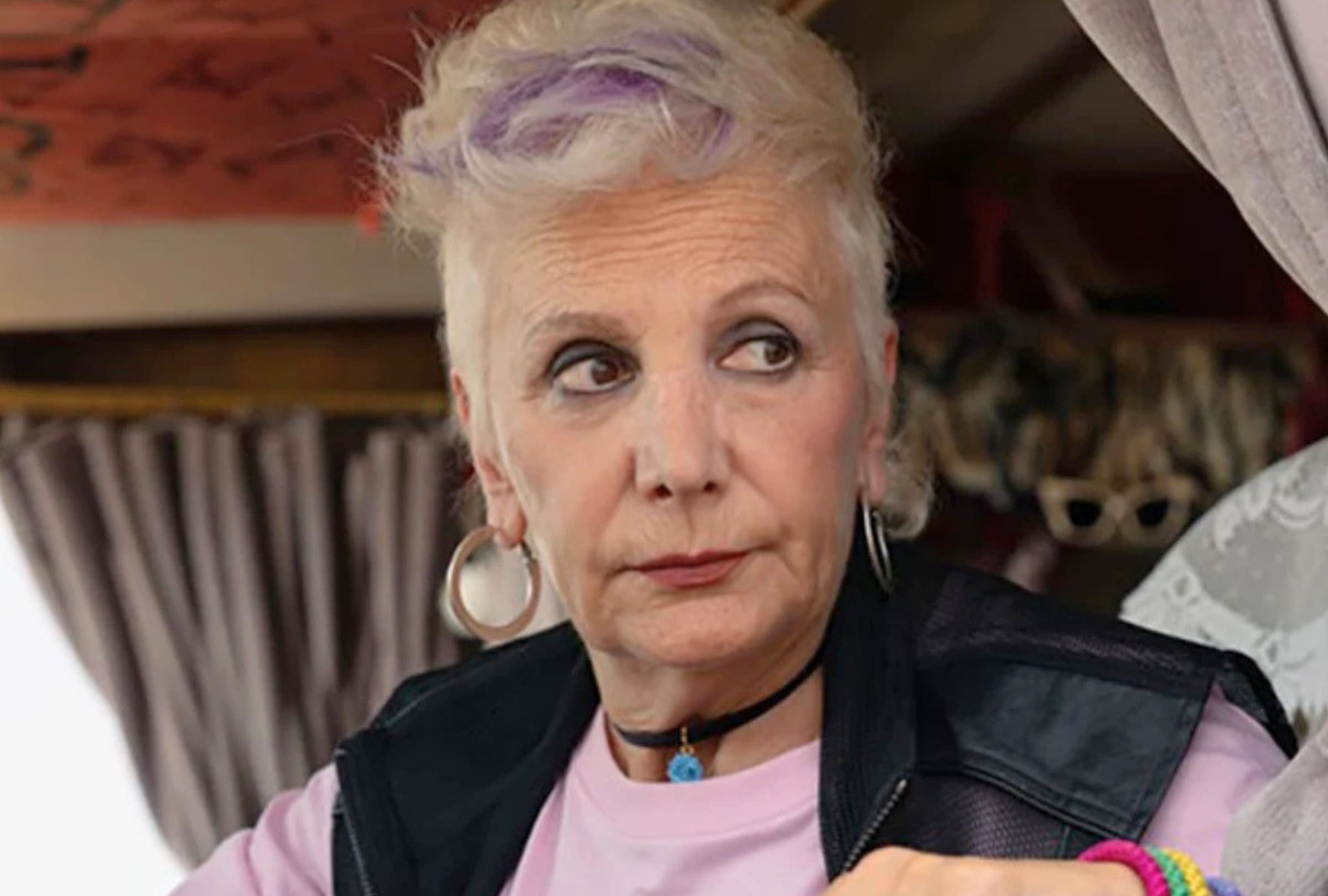Elena Irureta como Toñi en una escena de la película española "Abuela tremenda" (Foto: Kowalski Films / Atresmedia Cine / Feelgood Media)