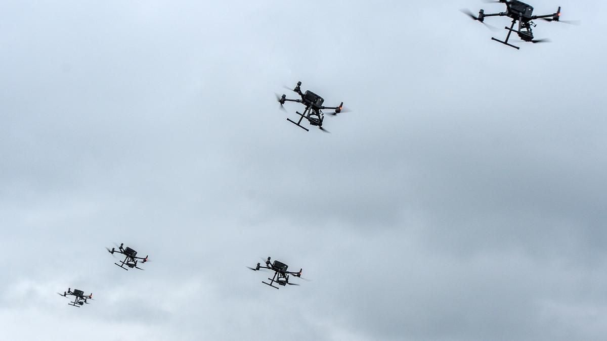 Varios drones sobrevuelan el cielo de Ucrania. EVGEN KOTENKO