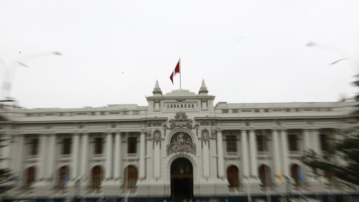 Alrededor de 10 trabajadores de Juntos por el Perú en el Congreso figuran en planillón del Movadef