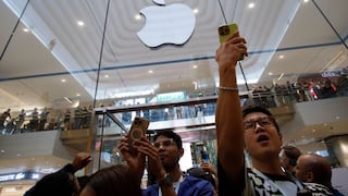 Warren Buffett sigue reduciendo su participación en Apple, ¿cuánto cayó este año?