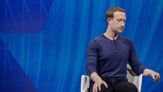 Con caída de Facebook inversores piden menos control de su CEO Mark Zuckerberg