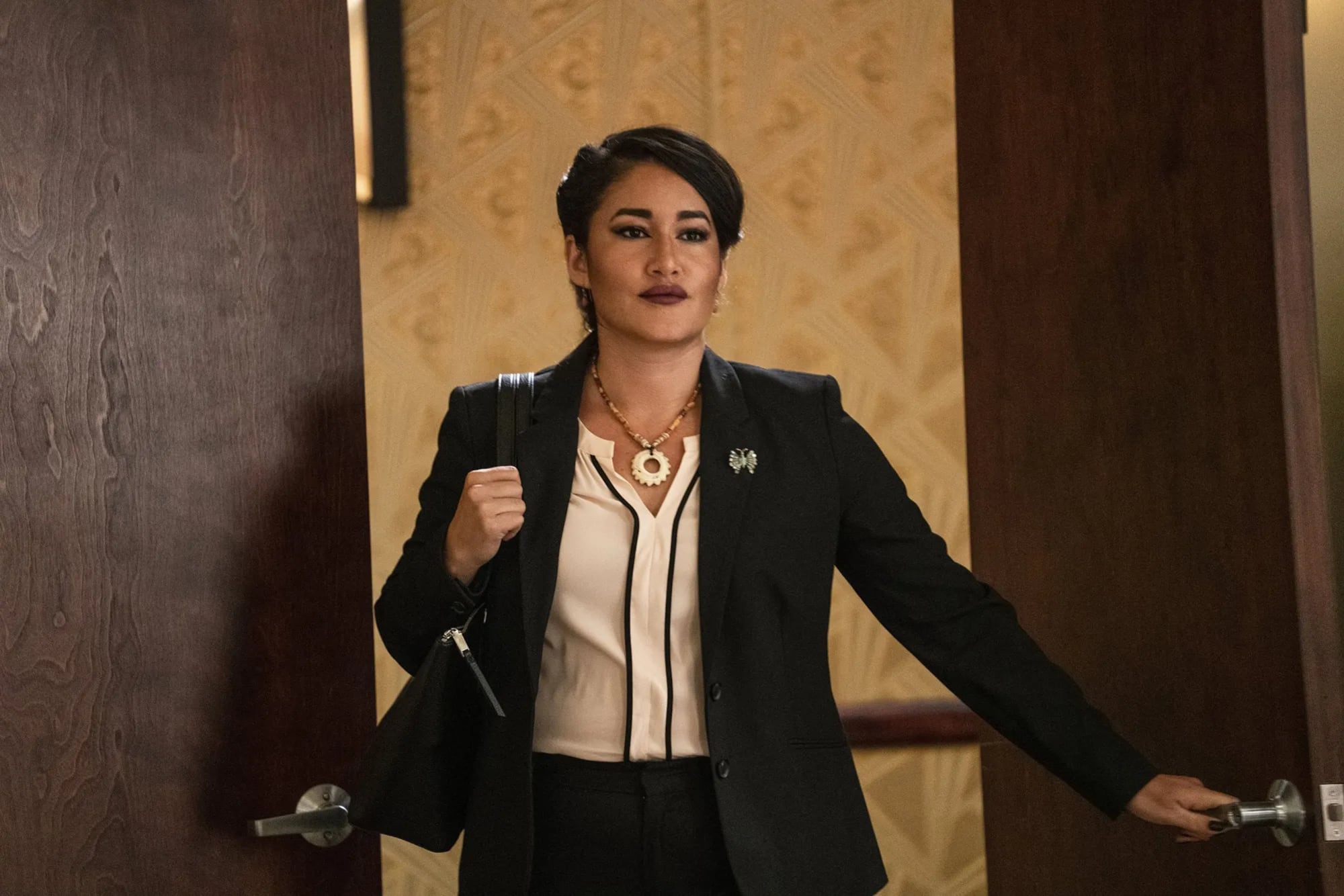 Q'orianka Kilcher como Angela Blue Thunder en una escena de la serie "Yellowstone" (Foto: Paramount)