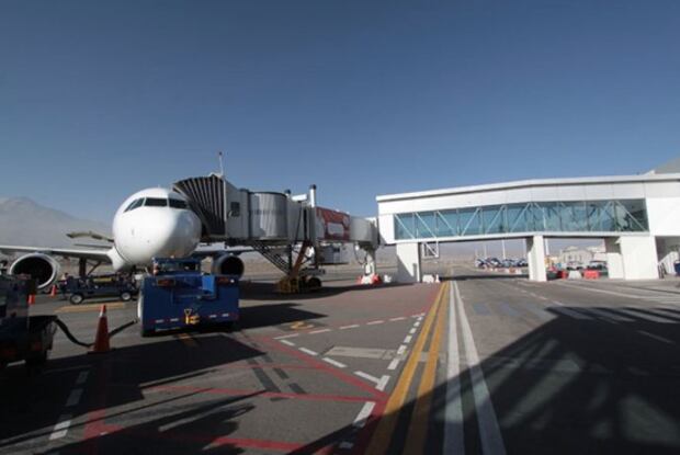 Gremio pide retorno de vuelos hacia Arica, Iquique, La Paz y Santa Cruz.