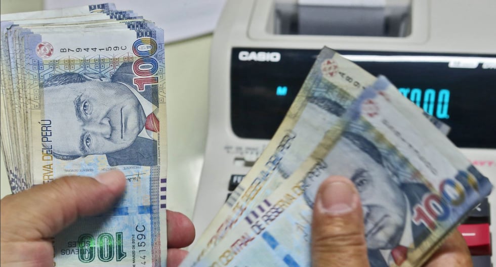 Perú enfrenta riesgo de déficit fiscal por baja recaudación tributaria