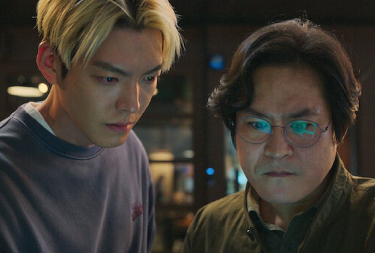 Kim Woo-bin asume el rol de Lee Jung-do, mientras que Kim Sung-kyun asume el rol de Kim Sun-min en la comedia de acción "Agente cinturón negro" (Foto: Netflix)
