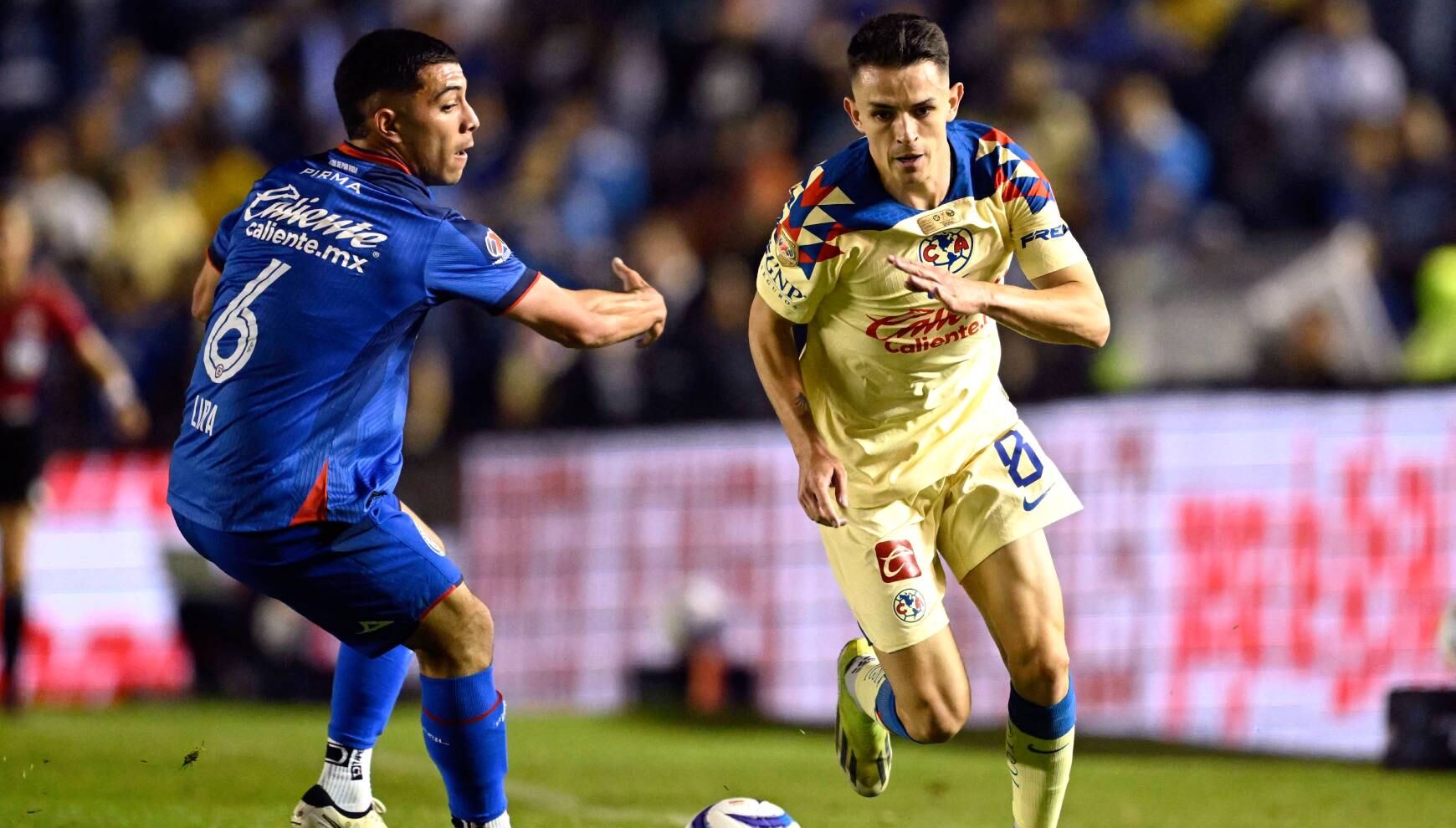 Cobertura oficial vía TUDN y Canal 5 para mirar el clásico Cruz Azul vs. América por la fecha 6 del Torneo Apertura de la Liga MX 2024 desde el Estadio Ciudad de los Deportes (Foto: ALFREDO ESTRELLA / AFP)