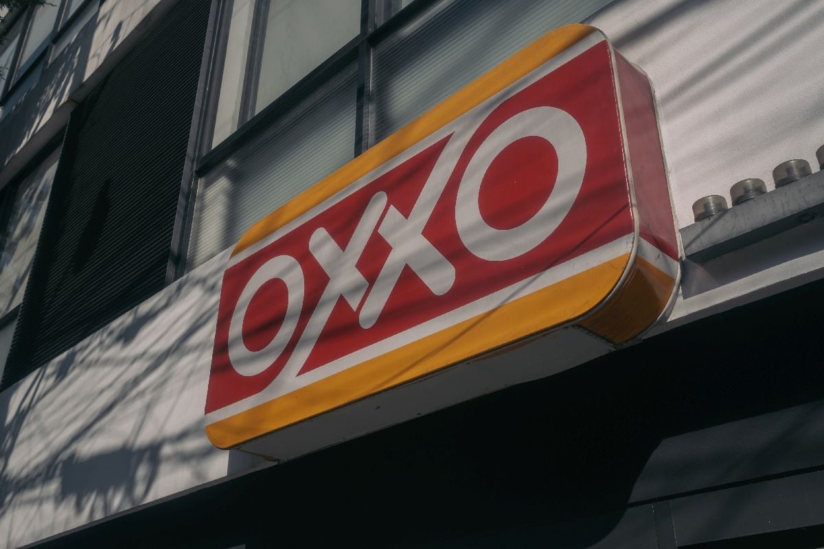Letrero publicitario en el exterior de una tienda de conveniencia OXXO en la Ciudad de México, México, el miércoles 25 de enero de 2023. Fotógrafo: Jeoffrey Guillemard/Bloomberg