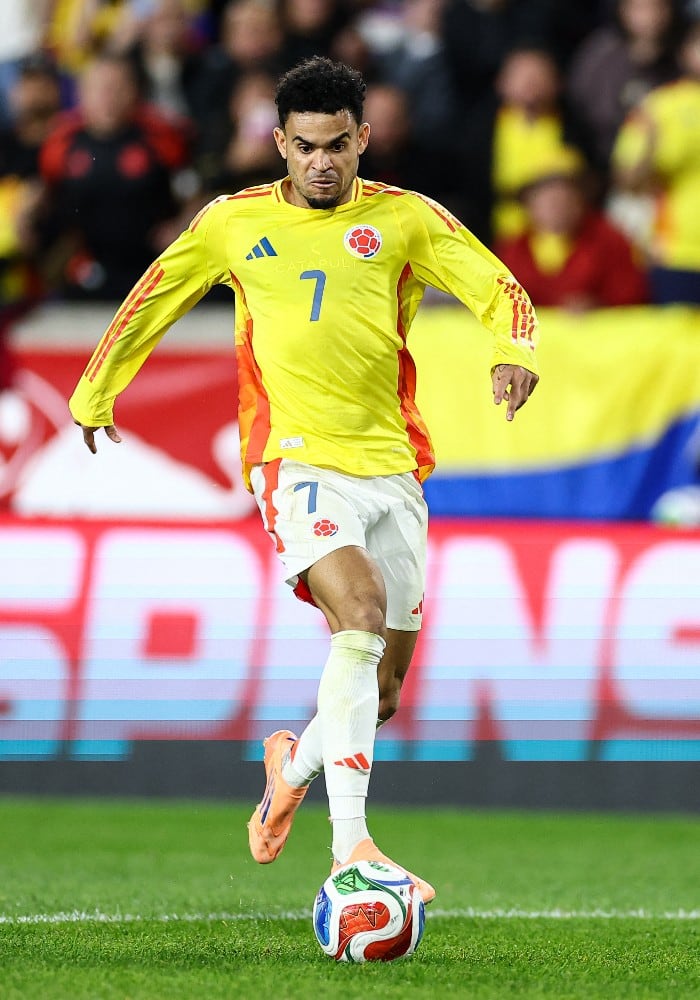 Luis Díaz llega como uno de los líderes futbolísticos del equipo y será clave en el ataque colombiano. (Foto: CHARLY TRIBALLEAU / AFP)