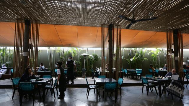 La capital gastronómica de América Latina reabrió restaurantes, pero siguen en cuidados intensivos 