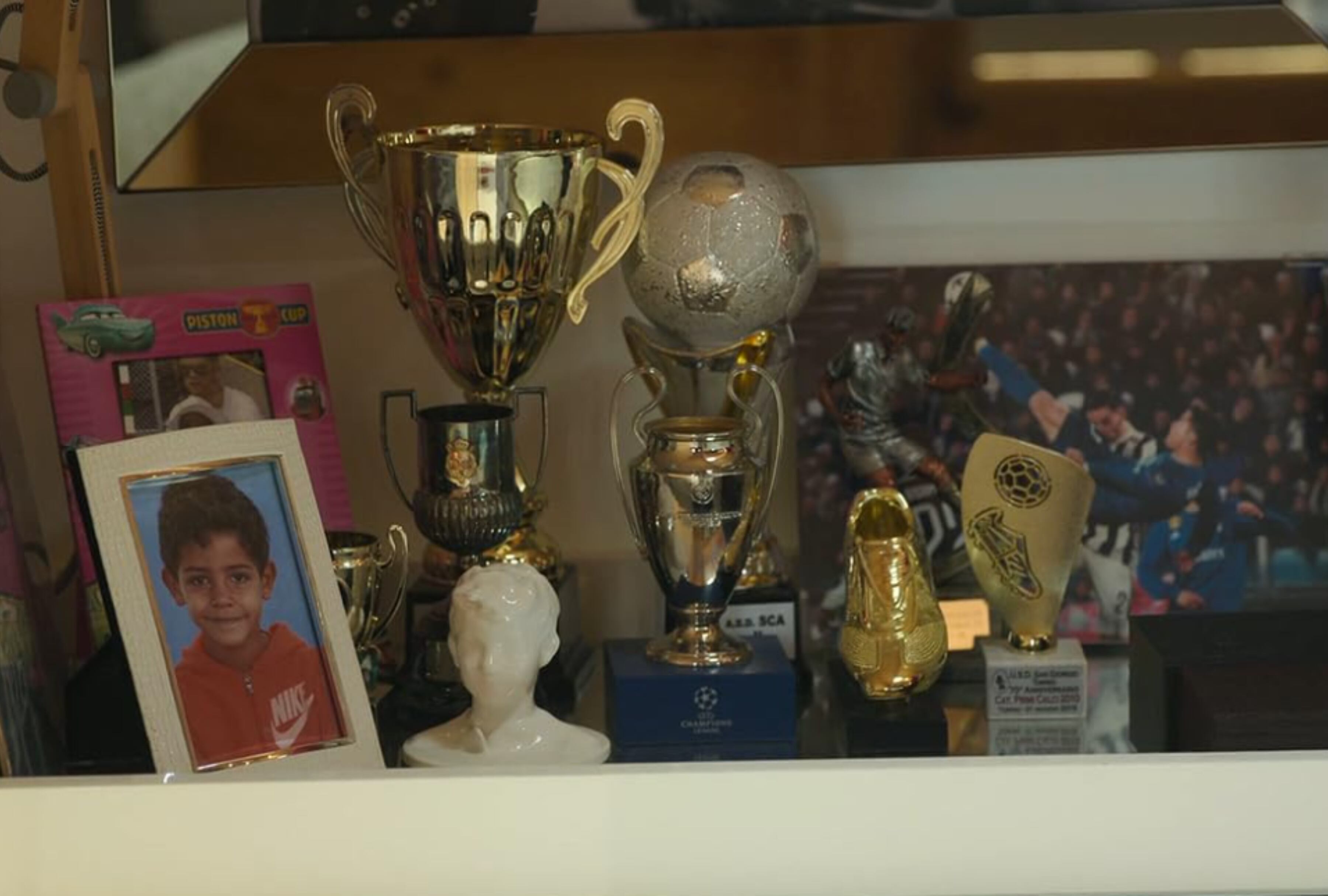 La serie tiene 18 episodios en total. Los episodios tienen una duración promedio de 40 minutos (Foto: Netflix)