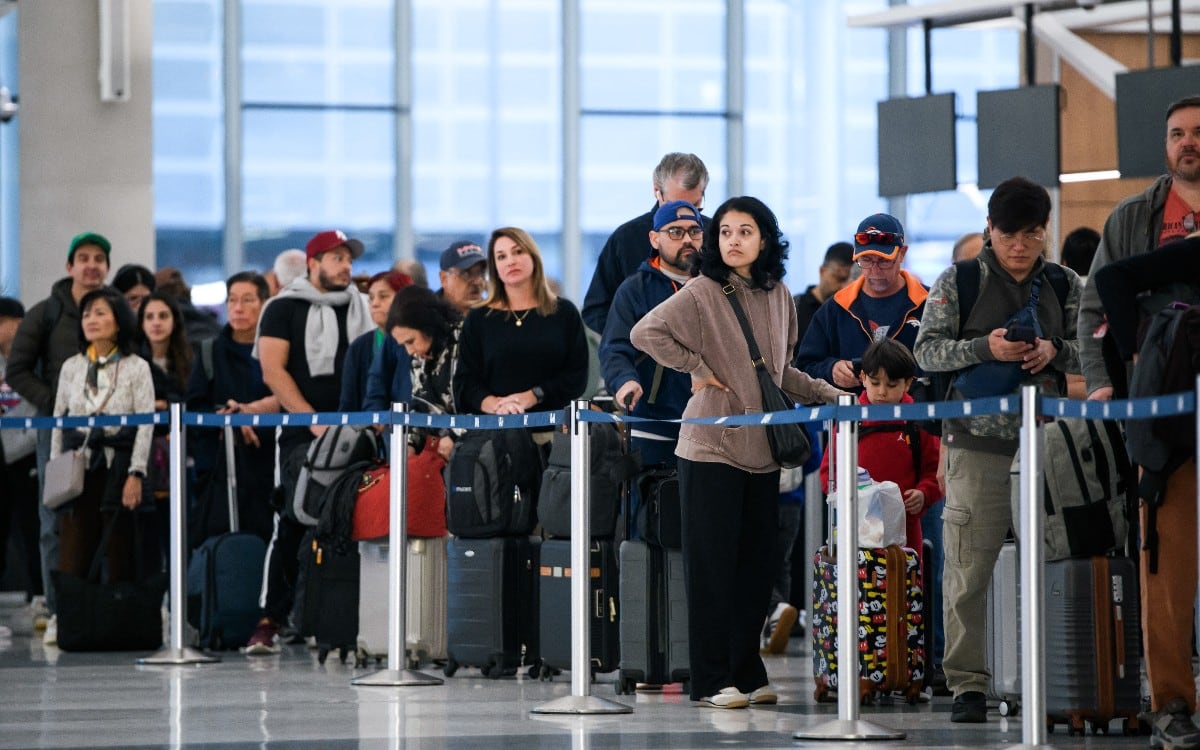 Un grupo de terminales pudo evitar el caos al utilizar empresas privadas para los controles de seguridad. (Foto: AFP)