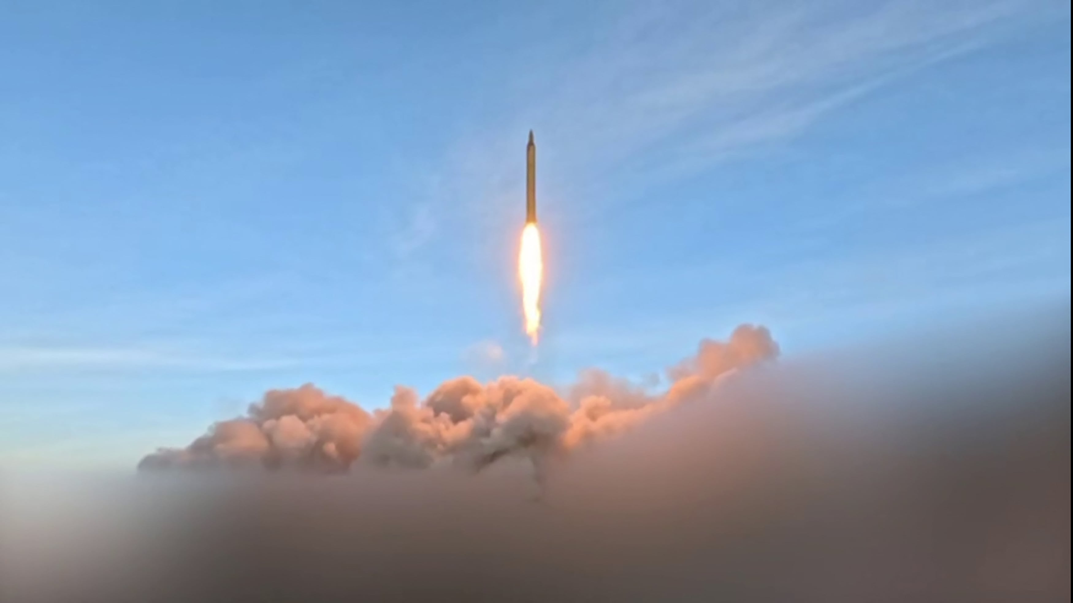 El lanzamiento de la oleada n.º 41 de misiles iraníes publicado el 12 de marzo del 2026 por la Guardia Revolucionaria de Irán. (AFP).