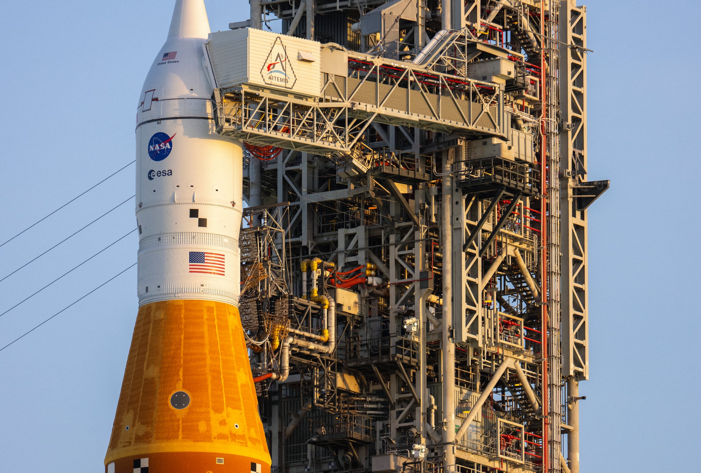 FLORIDA (ESTADOS UNIDOS), 01/04/2026.- Cobertura oficial de NASA TV Plus EN VIVO GRATIS para ver el despegue y lanzamiento del Artemis 2 hoy con destino a la Luna. FOTO DE JIM WATSON PARA AFP