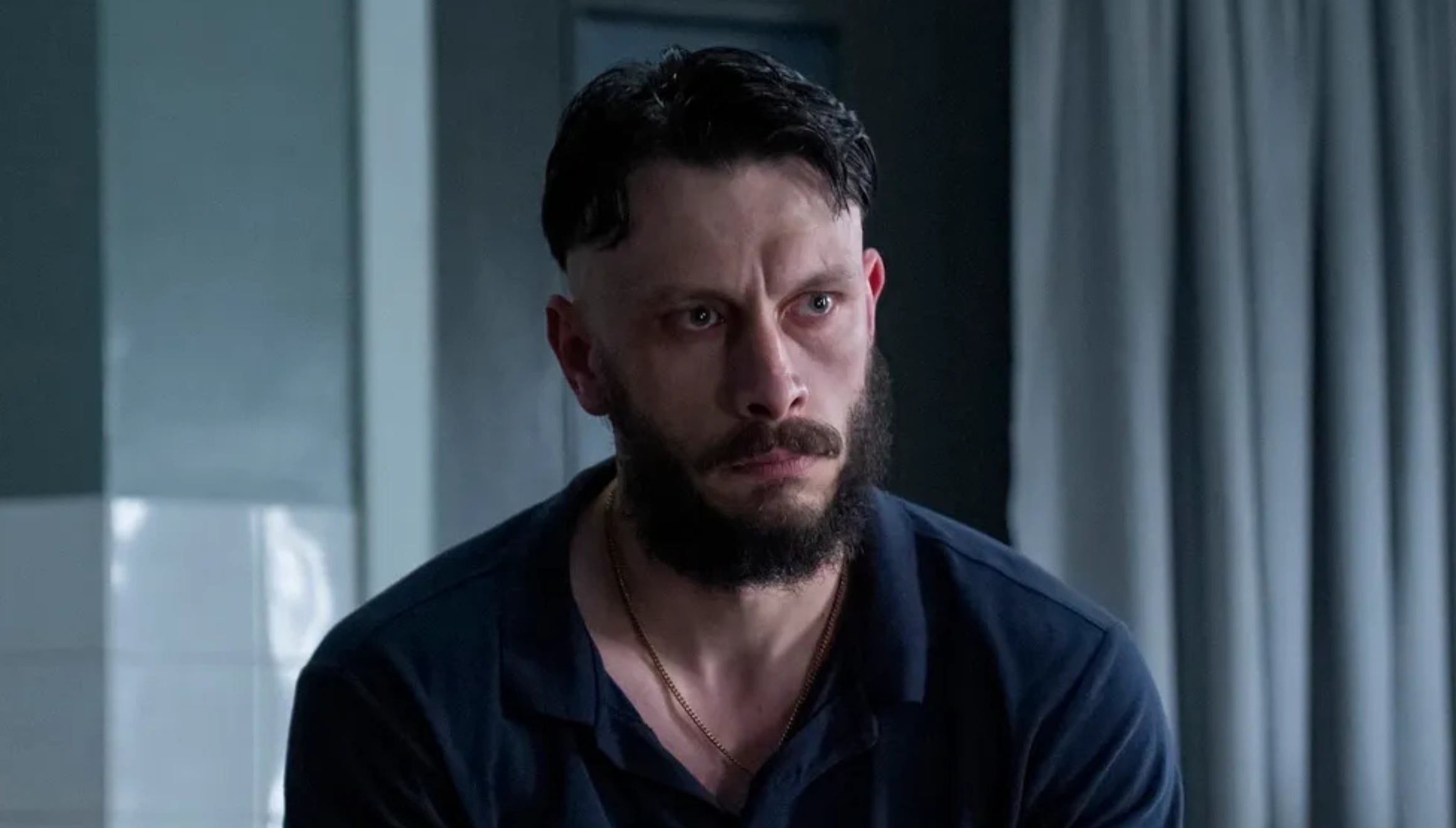 El actor Richard Gadd como Ruben Pallister en una escena de la serie "Half Man" (Foto: BBC Studios / HBO)