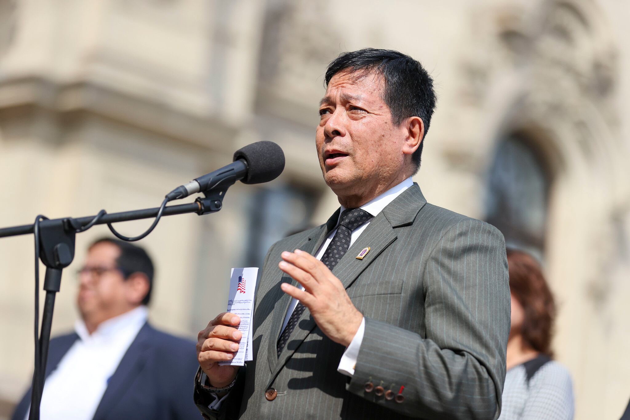 Eduardo Arana pidió darle una oportunidad a Víctor Torres para que demuestre su trabajo.