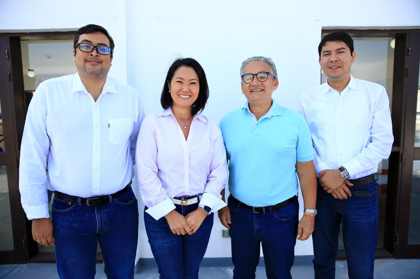 Keiko Fujimori junto a César Revilla, Alejandro Aguinaga y Eduardo Castillo, quienes ahora se desempeñarán como presidentes de comisiones.