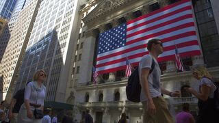 S&P rebaja calificación de bancos estadounidenses por crecientes problemas de liquidez