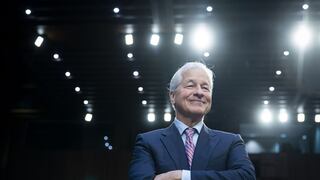 CEO de JPMorgan critica a bancos centrales por pronósticos “100% erróneos”
