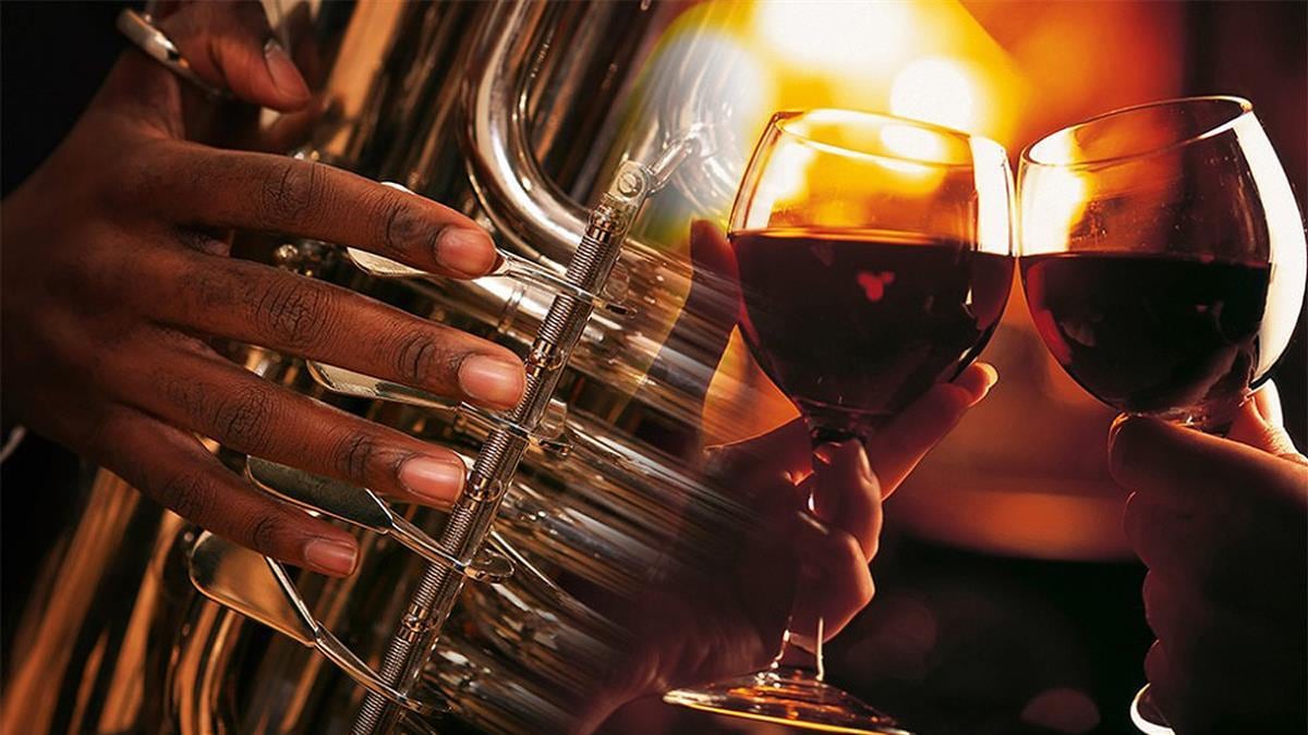 "El rescate de las uvas patrimoniales, esas cepas que llegaron hace siglos y se adaptaron a nuestro desierto indomable, es el equivalente a nuestro jazz afroperuano." Escribe el sommelier peruano José Bracamonte.