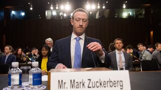 Zuckerberg dice estar listo para “ir al combate” y evitar cierre de Facebook