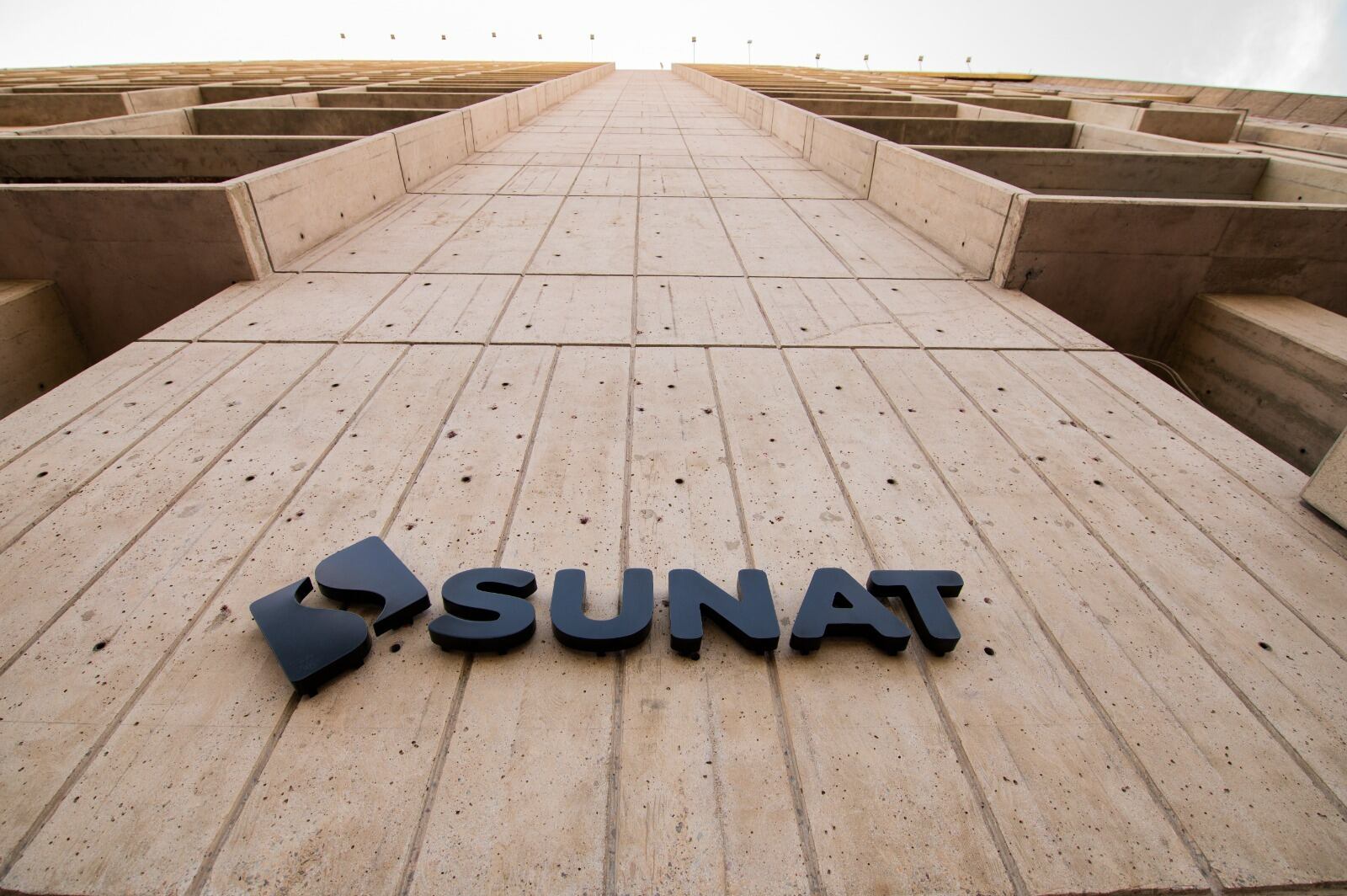 Pago de Impuesto a la Renta de empresas crece por primera vez en más de un año.