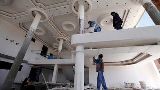 Transformers, barcos y pronto la camiseta de Messi adornan los “cholets” en Bolivia