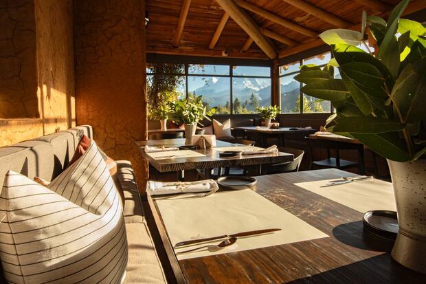 Hotel Cuesta Serena se ubica en el corazón del Callejón de Huaylas, a tres minutos del aeropuerto de Anta.