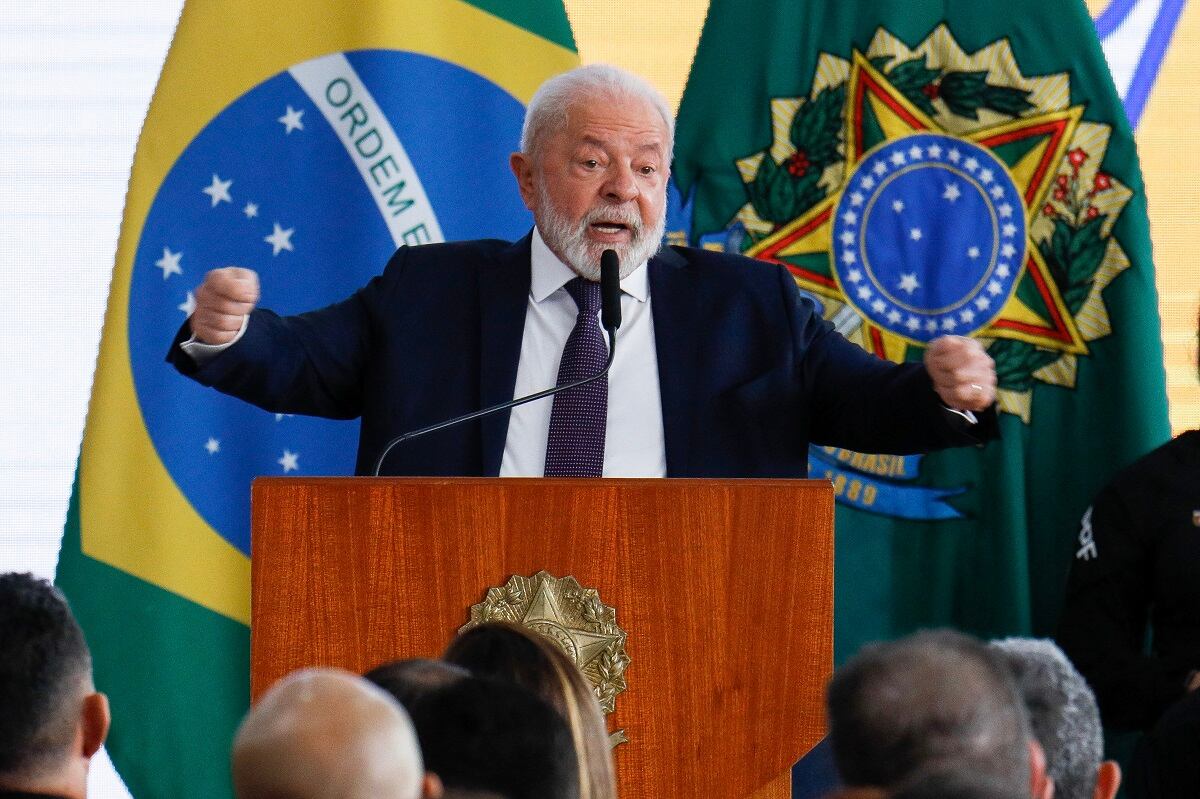 Lula señaló que el grupo BRICS de economías emergentes debería permitir nuevos miembros “siempre que cumplan los requisitos”. (Foto de Sergio Lima / AFP)