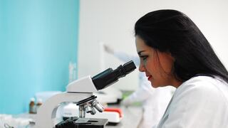 Profesiones STEM: solo el 35% de las mujeres elije carreras relacionadas a ciencia y tecnología