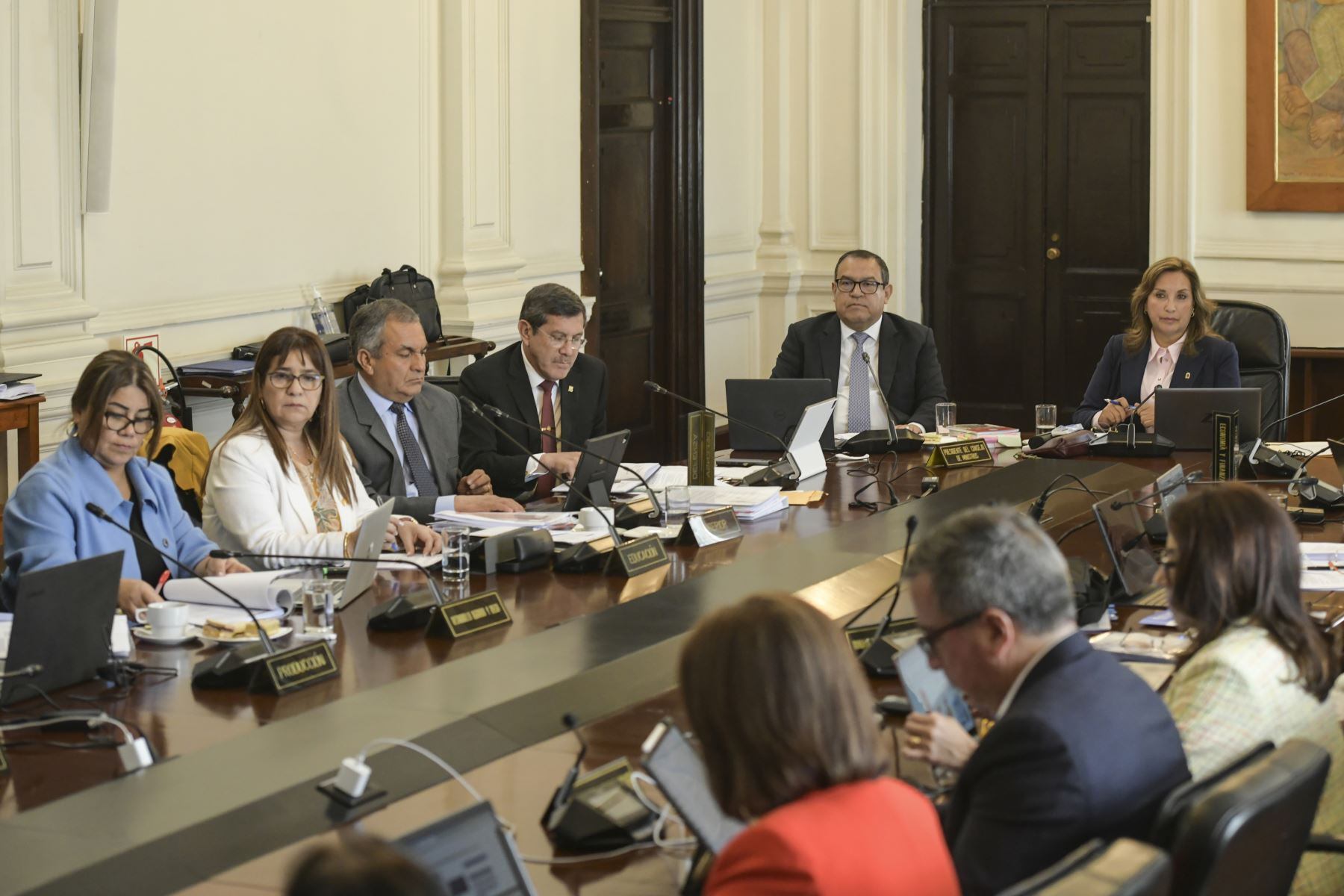 La semana pasado el Consejo de Ministros aprobó un decreto legislativo que acelera el proceso de expulsión de extranjeros en situación irregular en el país.