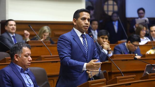 Darwin Espinoza ya no será vocero de la bancada Acción Popular, lo reemplazará Elvis Vergara