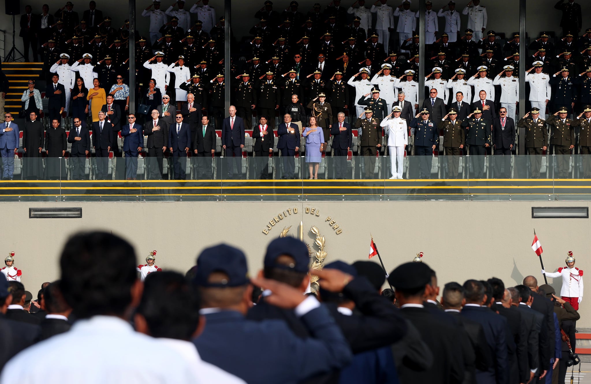 Se espera que el Congreso debata la entrega gratuita de terrenos estatales a militares y policías que lucharon contra el terrorismo. Foto: Presidencia