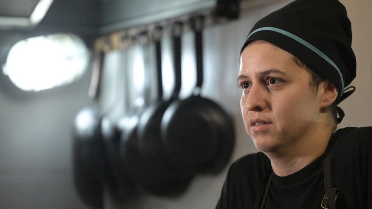 La cocinera Agustina Bovi, entrevistada por la AFP en el restaurante vegano Yedra, en Buenos Aires| © Juan Mabromata / AFP