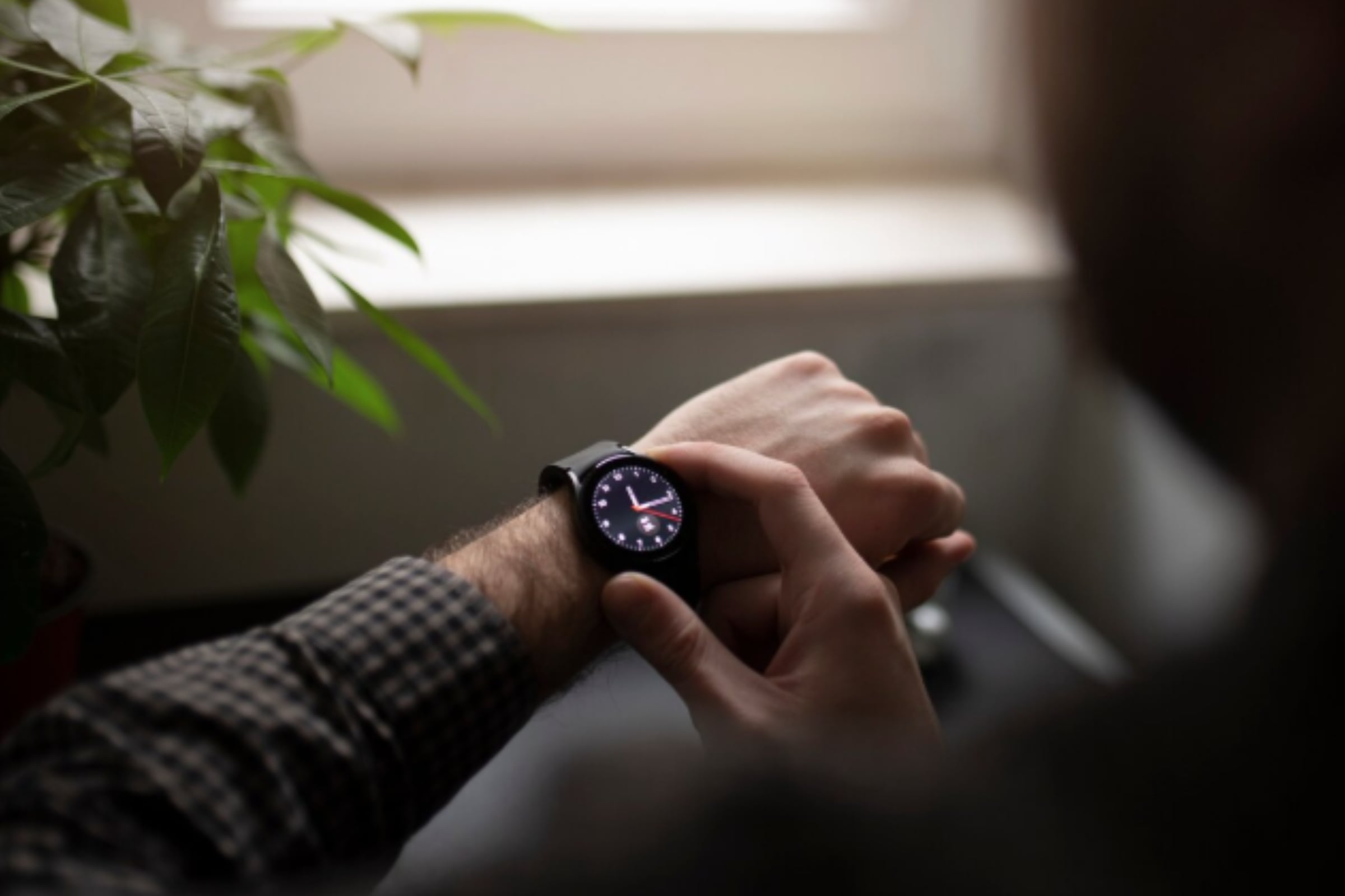 Para el domingo 8 de marzo, los ciudadanos estadounidenses tendrán que adelantar una hora más a las 2:00 a.m. (Crédito: Freepik)