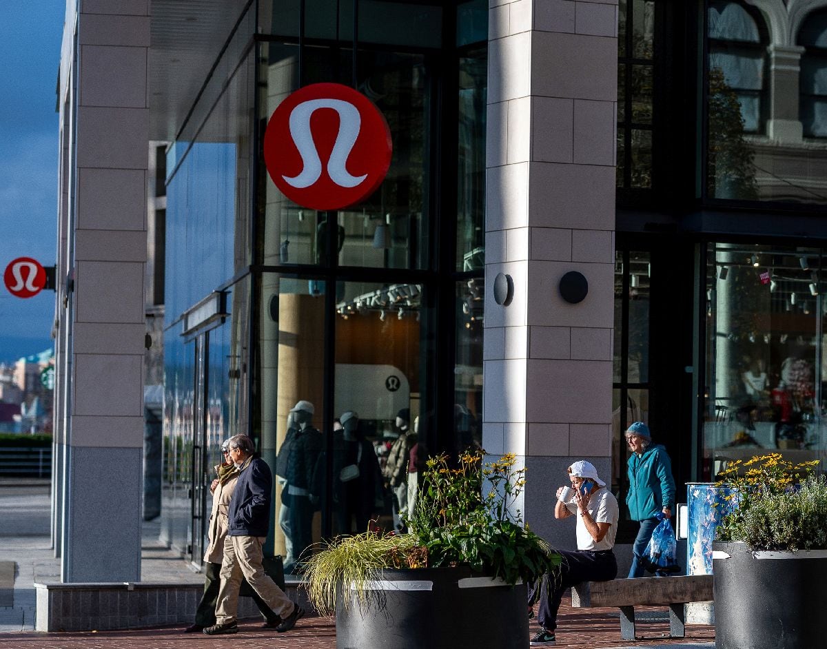 Una tienda Lululemon en el centro de Victoria, Columbia Británica, Canadá, el martes 18 de noviembre de 2025.