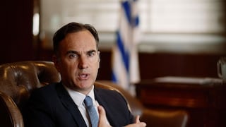 Banco central sudamericano inicia cruzada contra el dólar, en contraste con sus vecinos