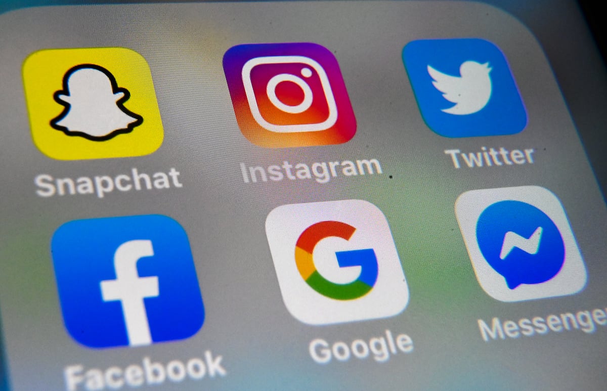 Redes sociales. (DENIS CHARLET / AFP)