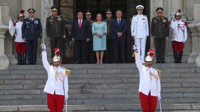 Ministros acudieron a Palacio y acompañaron a Boluarte en cambio de guardia