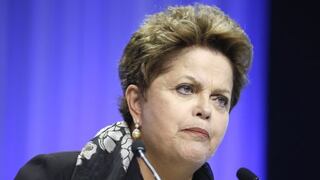 Rousseff y opositor Aécio Neves a salvo de la investigación por corrupción en Brasil