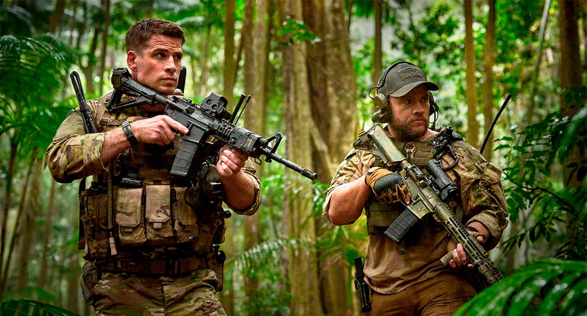 Los hermanos Liam y Luke Hemsworth son parte del elenco de "Rescate imposible" ("Land of bad") (Foto: Volition Media Partners)