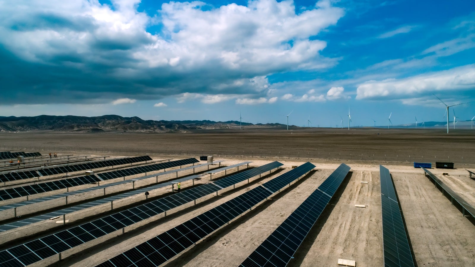 Wayra Solar forma parte del complejo híbrido eólico-solar de Orygen en Ica.