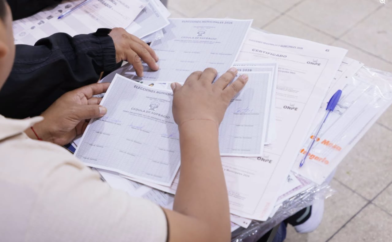 Evita que tu decisión quede anulada en la mesa de sufragio. Descubre la forma correcta de marcar la cédula, el valor de las sanciones para omisos y miembros de mesa, y el procedimiento paso a paso para ejercer un voto válido este domingo. (Foto: ONPE)