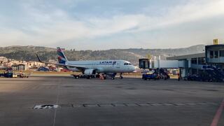 Aeropuerto de Cusco reanuda sus operaciones al mediodía tras cierre temporal